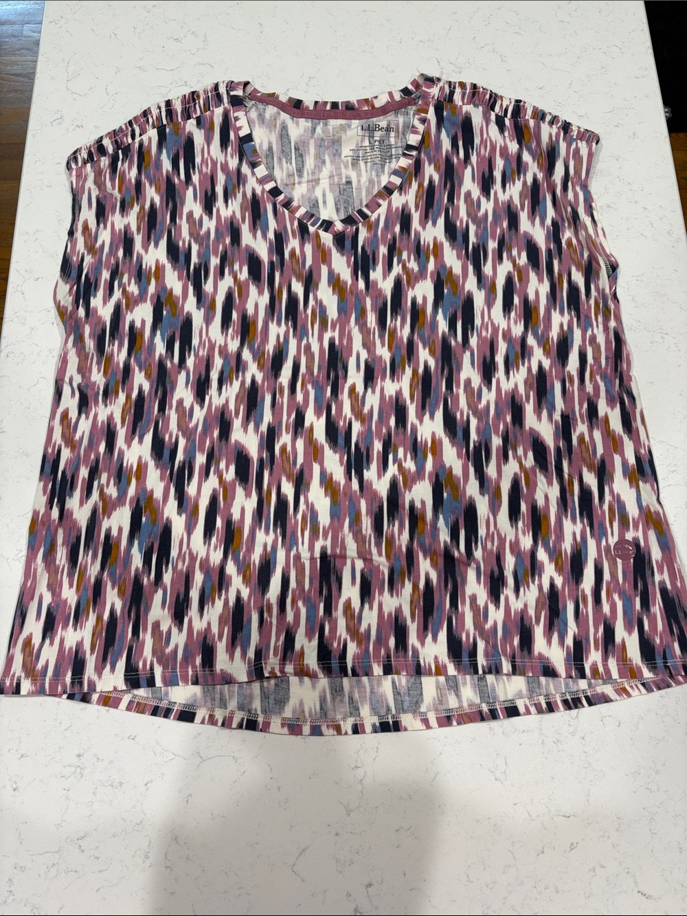 L.L. Bean V-Neck Sleeveless Top in Mauve, Navy and Mustard Print
